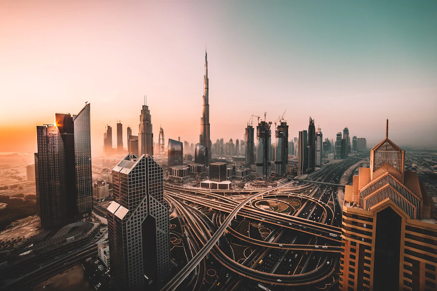 Burj Khalifa e os arranha-céus de Dubai ao pôr do sol